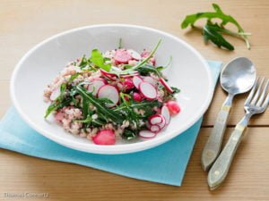 Graupen Radieschen Ziegenkaese Rucola Salat