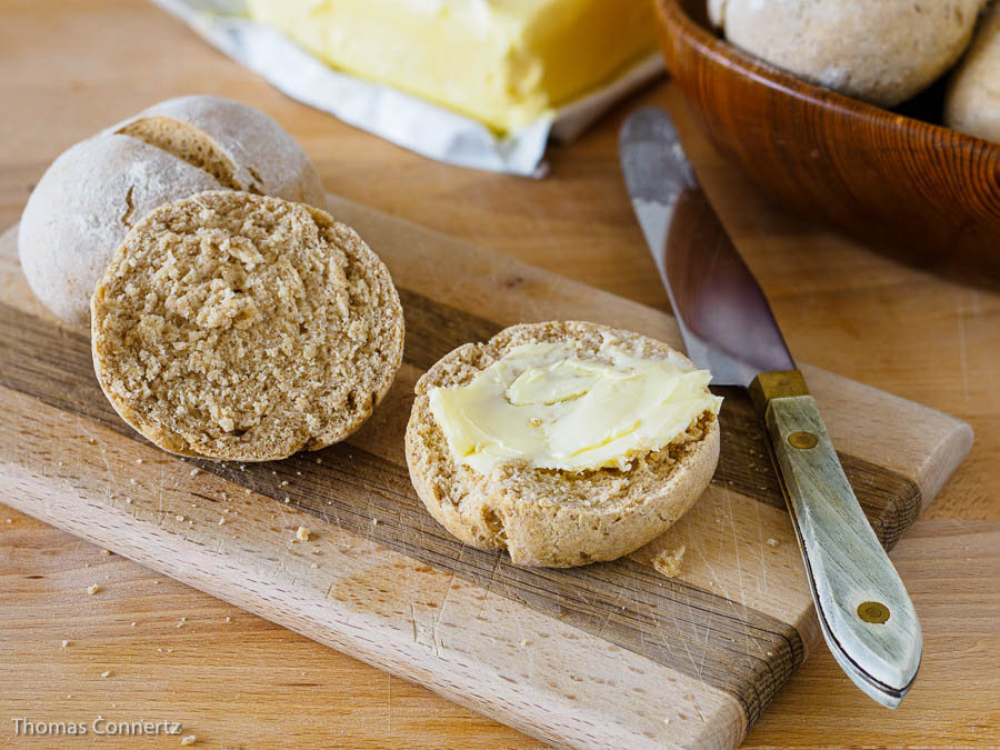 Kartoffel-Quark–Broetchen Butter