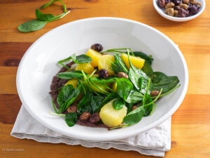 Kartoffel Spinat Oliven Salat