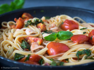 Pasta Calamaretti Tomaten Basilikum