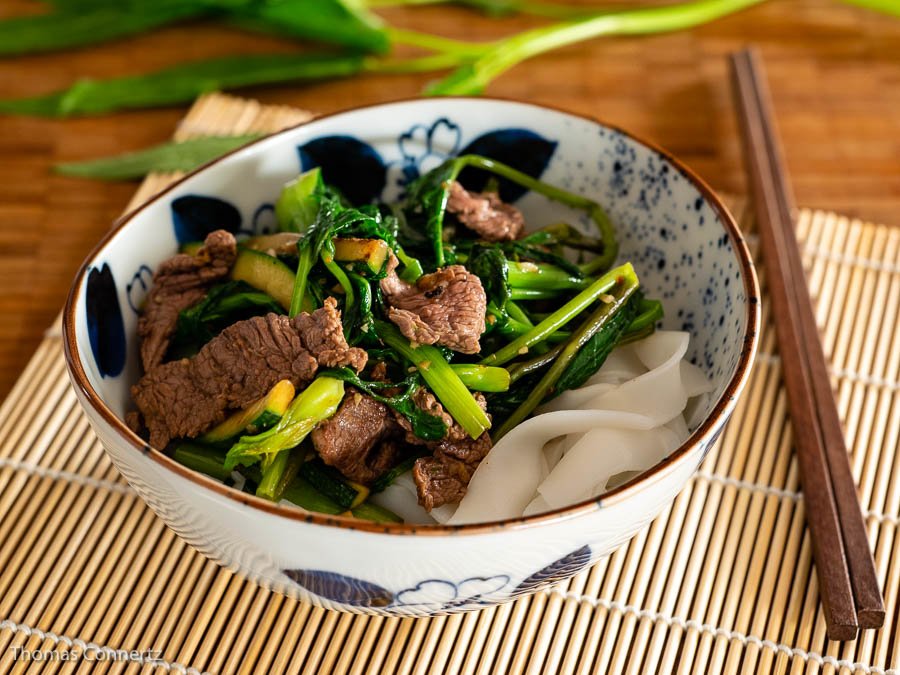 Rindfleisch asiatisches Gemüse Reisnudeln