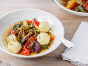 Röstgemüse Suppe Knödel Frischkäse